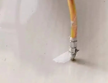 南江瓷砖空鼓维修公司专业解答在瓷砖铺贴过程中，如果使用的砂料过粗（如全部使用了粗砂），可能会导致以下问题